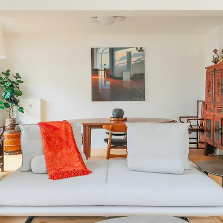 Charming With Terrace - In The Heart Of The 17th *