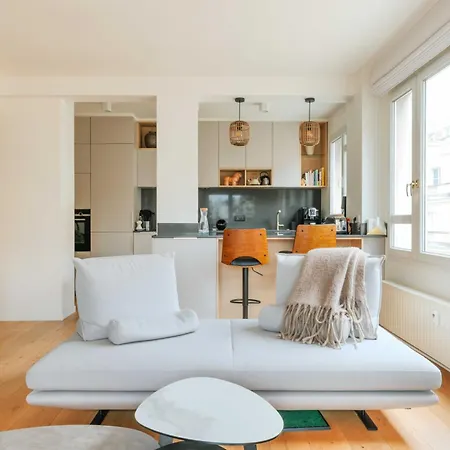 Charming With Terrace - In The Heart Of The 17th Apartment *